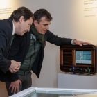 El presidente de la Junta, Alfonso Fernández Mañueco, en su visita a la exposición 'La Conquista del Voto'.