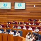 Un centenar de escolares de nueve centros de Castilla y León participa en el pleno infantil de las Cortes organizado por Aldeas Infantiles SOS.