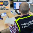 Agente de la Policía Nacional-.