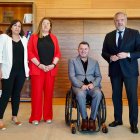 El presidente de las Cortes, Carlos Pollán, recibe alpresidente de Cermi CyL, Francisco Sardón; la gerente de la plataforma, Angélica Merino, y a la secretaria general, Araceli de las Heras, con motvio del 25 aniversario de la organización.