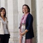 Ana Velasco y Milagros Alonso, hace unos días, en el Palacio de Santa Cruz.