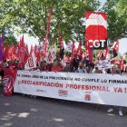 CCOO, UGT y CGT se concentran ante la Consejería de Presidencia para exigir el cumplimiento del convenio y la reclasificación del personal laboral de la Junta.