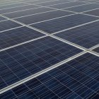 Madrid, 28 de diciembre de 2010. Placas solares en el tejado de una nave en un poligono industrial de Griñon. Foto: Antonio Heredia