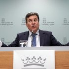 El consejero de Economía y Hacienda y portavoz, Carlos Fernández Carriedo, comparece en rueda de prensa posterior al Consejo de Gobierno