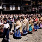 Ofertorio y bailes en la festividad de la Virgen de la Asunción en La Alberca.