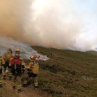Los medios de Aragón desplazados a León siguen la lucha contra los incendios de La Uña y Barniedo de la Reina.