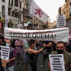 Un millar de leoneses se concentra para exigir el nivel 3 de emergencia.