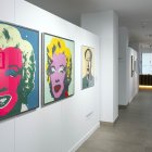 Del silencio de una biblioteca a la voz del Pop Art: Warhol y Banksy llegan a Garrido