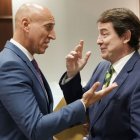 José Antonio Diez y Alfonso Fernández Mañueco, en una imagen de archivo durante otra reunión en la Junta.