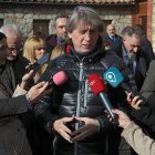 El secretario general del PSOE de Castilla y León y candidato a la Presidencia de la Junta, Carlos Martínez, durante su visita a la XXXIV Feria de la Cecina de Chivo de Vegacervera.