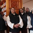 El presidente de las Cortes y de la Fundación de Castilla y León, Carlos Pollán, presenta la feria de convento ‘Dulce Tentación’, junto al director de la entidad, Juan Zapatero, en Toral de los Guzmanes (León)