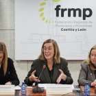 La presidenta de la FRMyP, Ángeles Armisén, preside la reunión de la Comisión Ejecutiva y del Consejo Regional de la FRMPCyL.