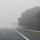 Tramo de autovía afectada por la niebla en una imagen de archivo