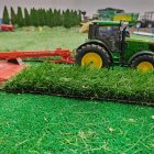 Muestra de maquinaria agrícola en miniatura en Villamartín de Campos.