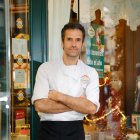 Sergio González dueño de la Confitería Conrado en La Bañeza en León