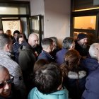 Reunión entre la Comisión de Fiestas de Villamanín y los vecinos premiados con el gordo de la Lotería de Navidad