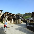 Viviendas en la Tebaida Berciana, área declarada Bien de Interés Cultural de Castilla y León en 1969.