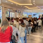Colas en la administración de lotería de Rio Shopping en Valladolid.