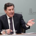 El consejero de Economía y Hacienda y portavoz, Carlos Fernández Carriedo, comparece en rueda de prensa posterior al Consejo de Gobierno.