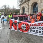 La Plataforma NAC se manifiesta para pedir el fin de la caza con galgos en Burgos