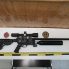 Carabina de aire comprimido con mira telescópica intervenida en Ávila.