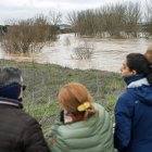 El Río Duero llega a las casas en Puente Duero