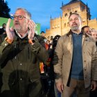 El presidente de Vox, Santiago Abascal, y el candidato a la Presidencia de la Junta por la formación, Carlos Pollán, protagonizan el acto de cierre de campaña en la plaza Zorrilla de Valladolid