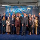 Responsables de Indra Group con las empresas firmantes.