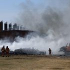 Incendio de la nave de residuos plásticos y neumáticos de La Bañeza (León).