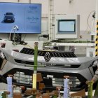 Zona de parachoques en la factoría de Carrocerías de Renault Group España en Valladolid.