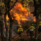 Incendio forestal en El Payo (Salamanca) que obligó a evacuar a los vecinos.