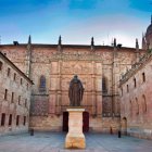 Imagen del emblemático patio de las Escuelas Mayores de la Universidad de Salamanca.