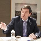 Alfonso Fernández Mañueco, en una imagen de archivo, en la reunión que mantenía con VOX en las Cortes