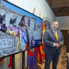 La teniente de alcalde de Empleo, Industria, Comercio y Turismo del Ayuntamiento de Ávila y el concejal de Turismo, Sonsoles Prieto y Carlos López, respectivamente, presentan la oferta promocional con la que acudirá el Ayuntamiento de Ávila a la Feria Internacional de Turismo