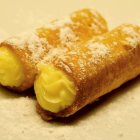 Las cañas zamoranas se elaboran de forma artesanal y se han convertido en uno de los dulces más emblemáticos de Zamora.