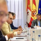 El consejero en funciones de la Presidencia, Luis Miguel González Gago, preside la reunión del Grupo de Trabajo ''Eclipse 2026'