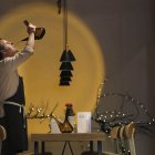David Jimeno García transmite su pasión por el vino en ‘200 Uvas’.