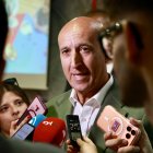 La Fundación Secretariado Gitano de León organiza un Encuentro Educativo en Abierto, al que asiste el alcalde de León, José Antonio Diez