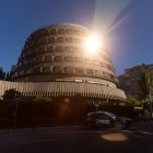 Fachada de la sede del Tribunal Constitucional de España.