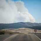 Columna de humo en la vecina provincia de Guadalajara como consecuencia del incendio, vista desde territorio soriano.