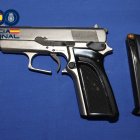 Pistola incautada por la Policía Nacional.