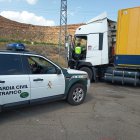 La Guardia Civil investiga al conductor de un camión por sobrepasar la tasa de alcohol