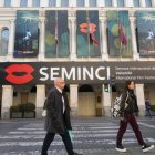 Fachada del teatro Calderón con el cartel de La SEMINCI