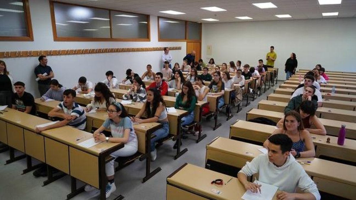 Pruebas EBAU en Valladolid.- ICAL