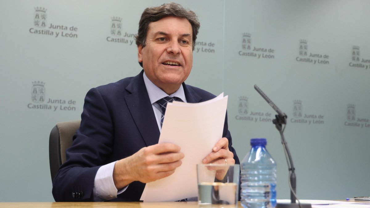 El consejero de Economía y Hacienda y portavoz de la Junta, Carlos Fernández Carriedo, imagen de archivo.