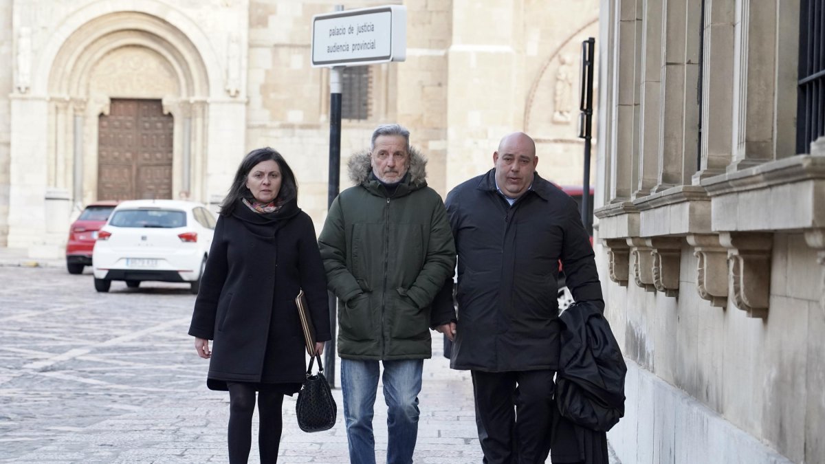El ex concejal Pedro Muñoz asiste a una vista en la Audiencia Provincial en la que se decide si entra en prisión tras la condena impuesta