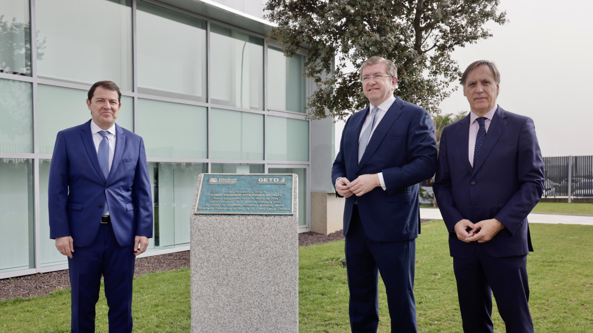 El presidente de la Junta de Castilla y León, Alfonso Fernández Mañueco, inaugura las nuevas instalaciones de Global Exchange Tecnologías Digitales, GETD, en Salamanca.