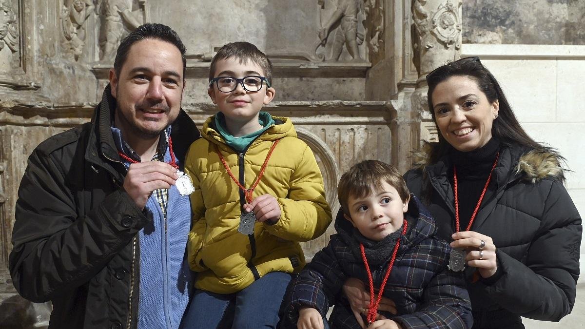 La familia Sáez Vicario en la Iglesia de San Gil