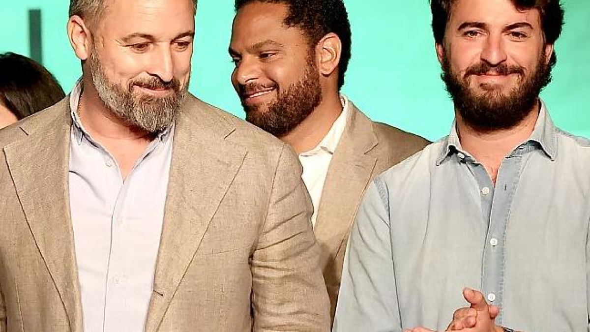 El presidente de VOX Santiago Abascal, junto al vicepresidente de la Junta Juan García-Gallardo y otros líderes del partido. ICAL