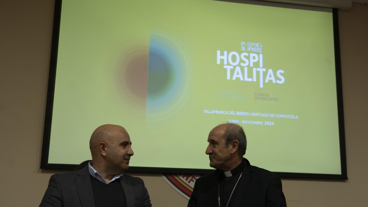 El obispo de Astorga, Jesús Fernández, junto al secretario general de la Fundación Las Edades del Hombre, José Enrique Martín, durante la presentación de la próxima edición